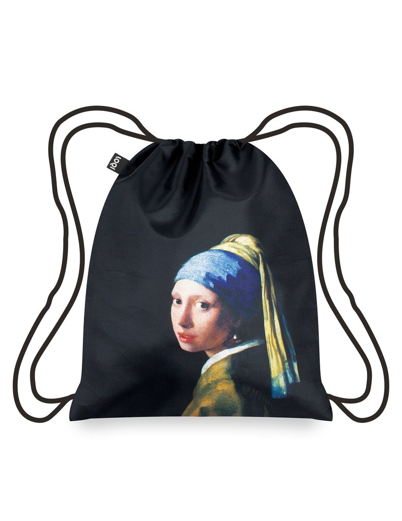 Backpack museum girl with a pearl earring