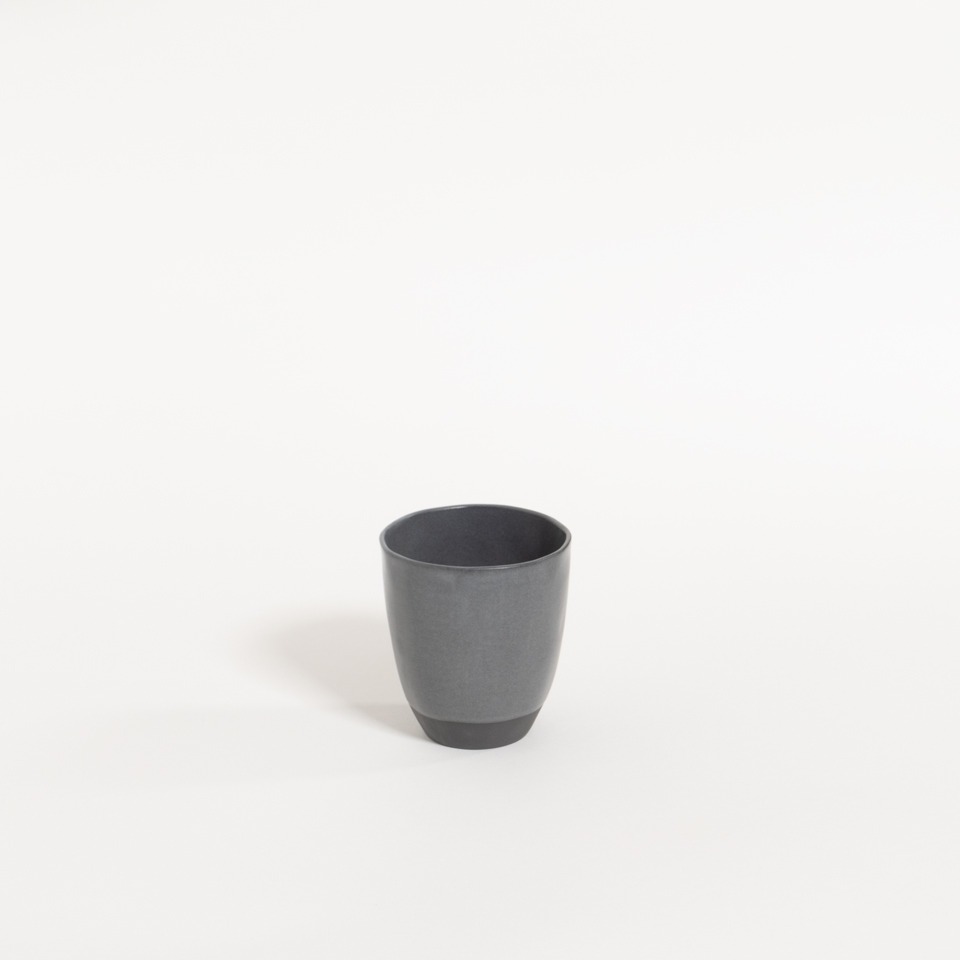 atelier - cup (no handle) black truffle