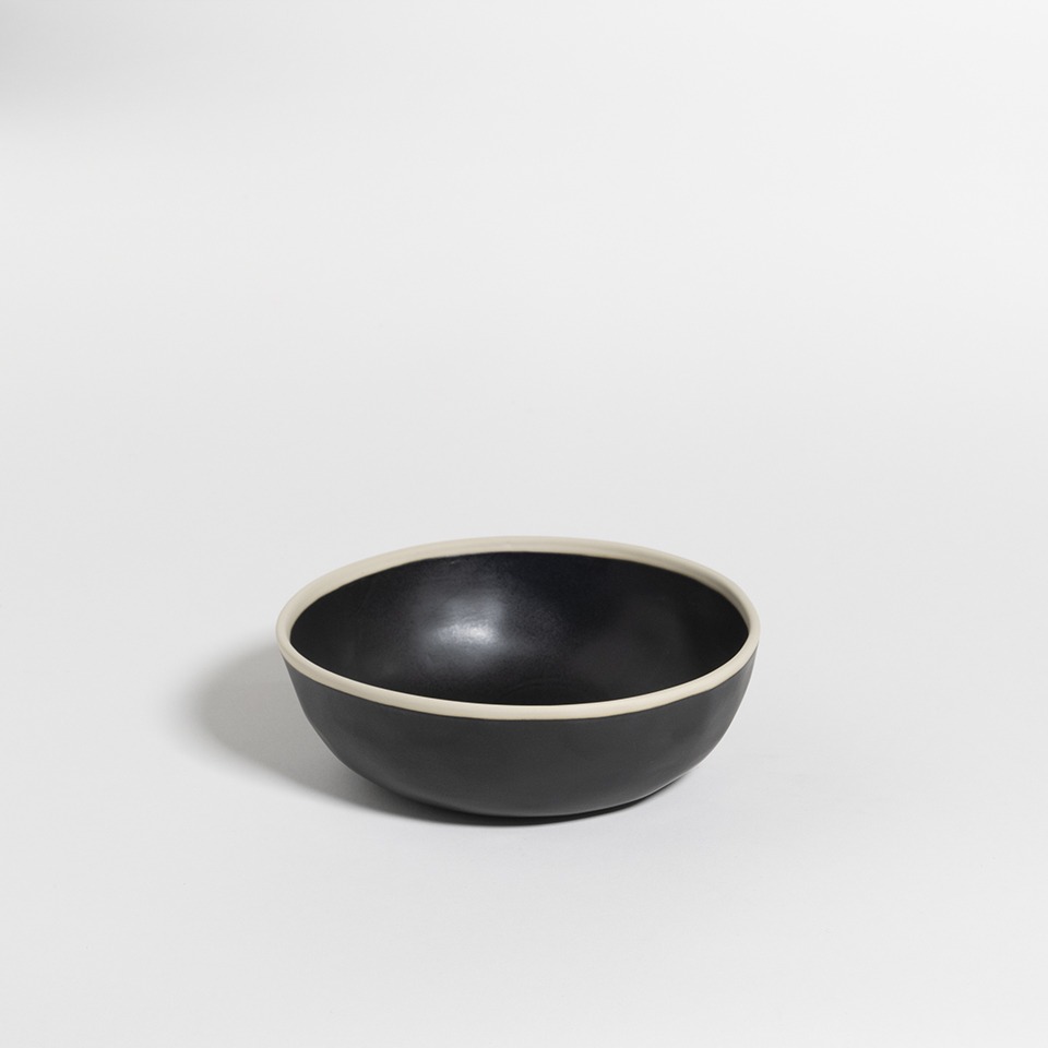 atelier - large bowl black pepper