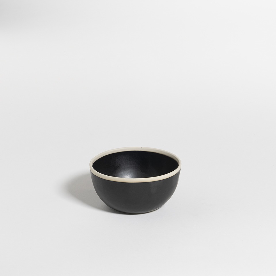 atelier - small bowl black pepper