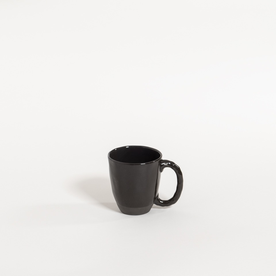 atelier - cup (handle) black olive