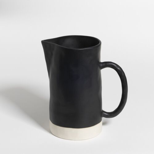 atelier - low jug black pepper