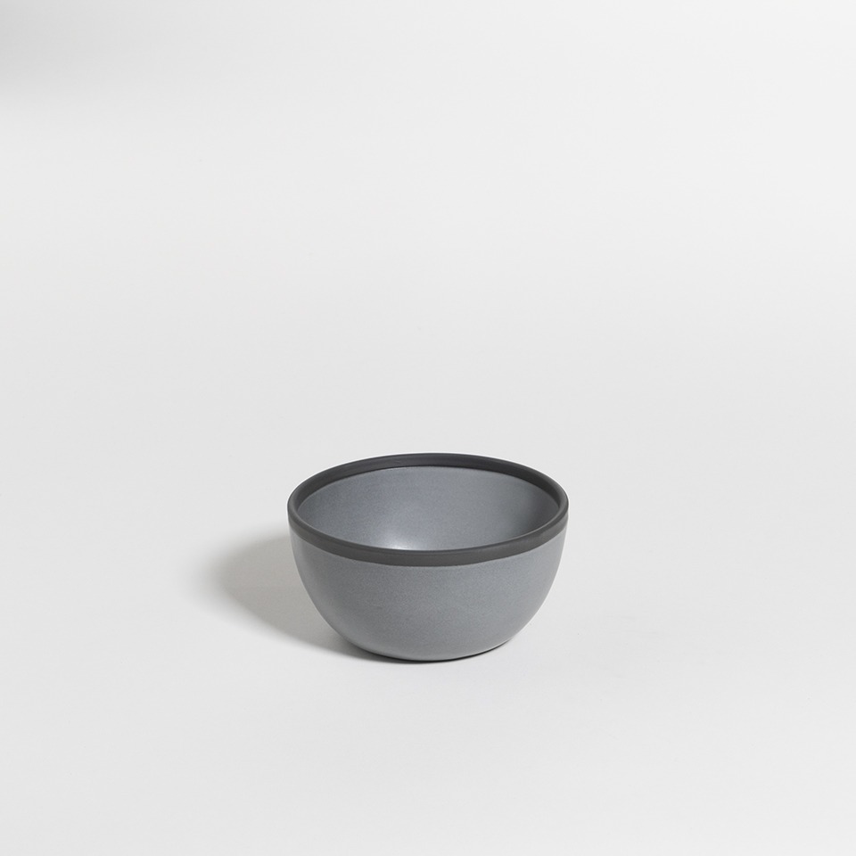 atelier - small bowl black truffle