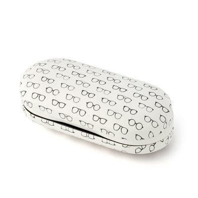 Glasses and contactlens case twin white