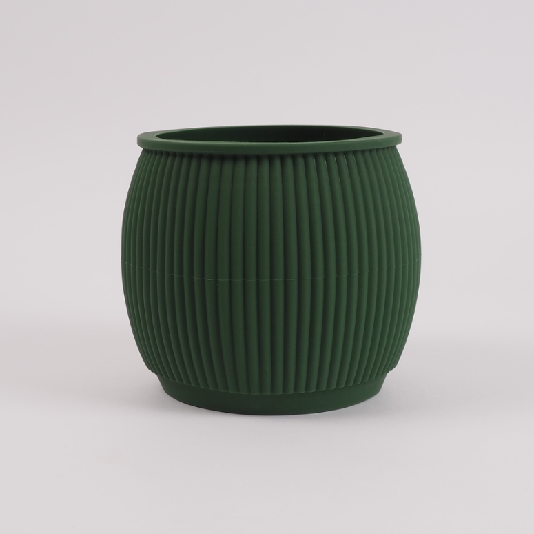 Chubby silicone flowerpot forest green