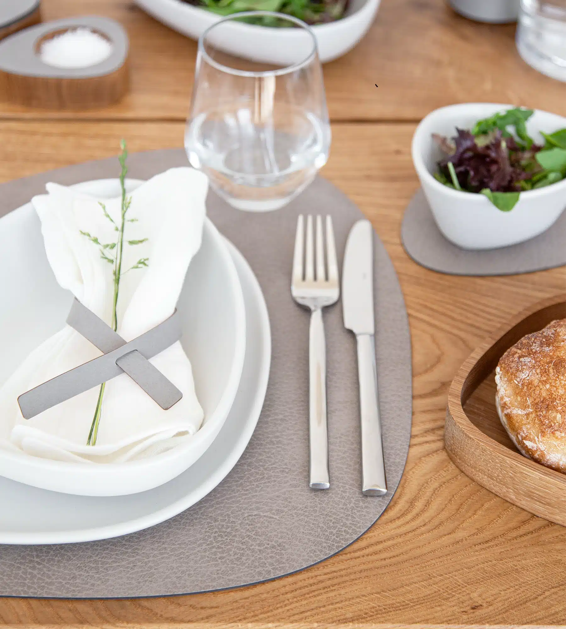 Placemat curve L bull warm grey