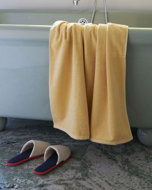 Mono bath towel yellow