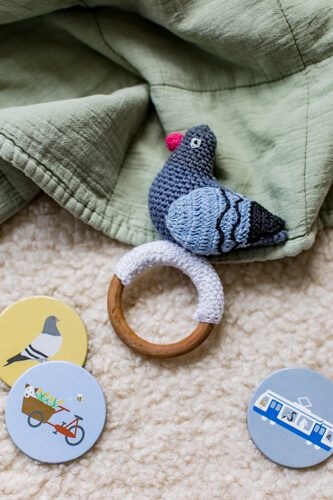 Crochet toy duif met houten bijtring