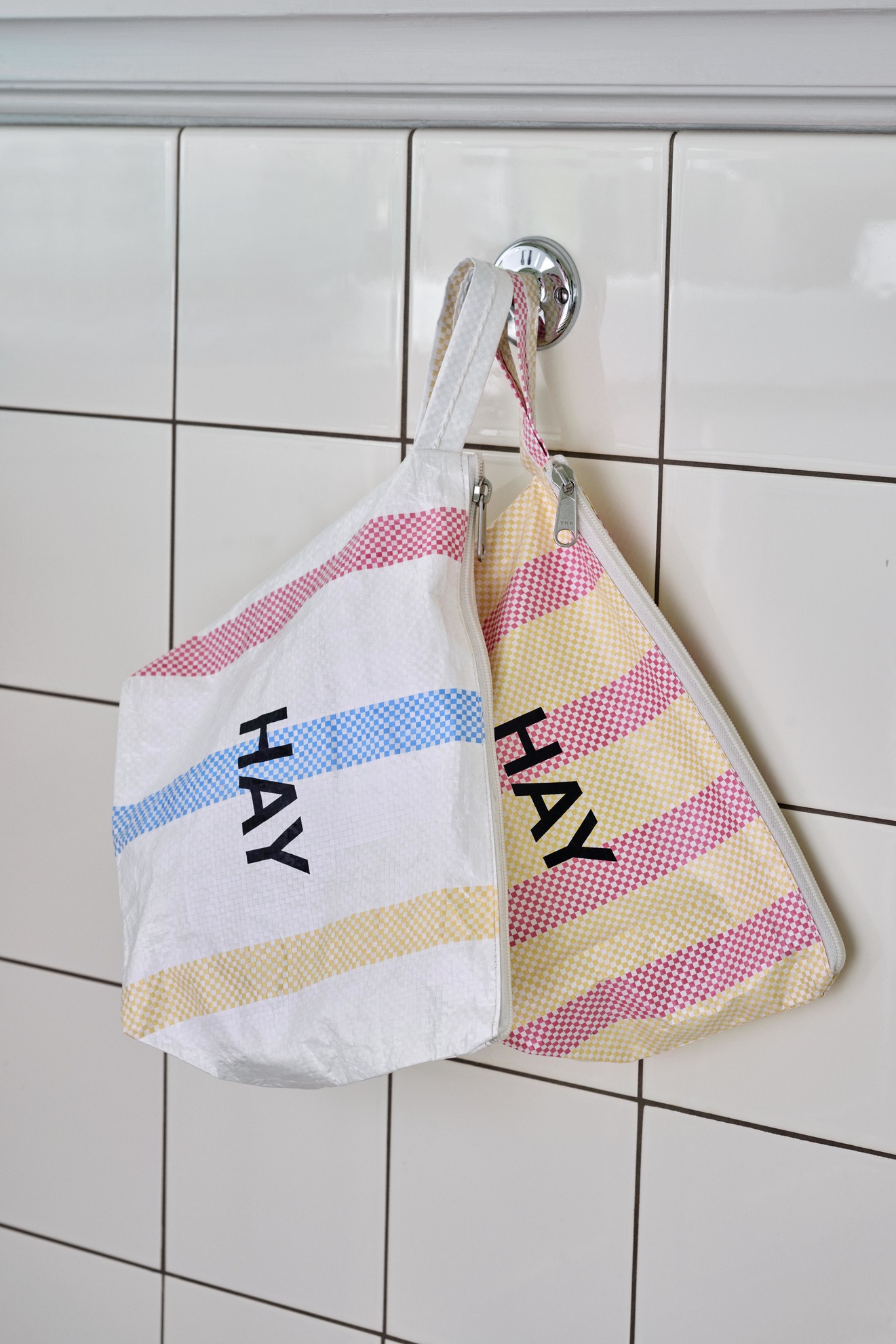 Candy stripe wash bag medium multi