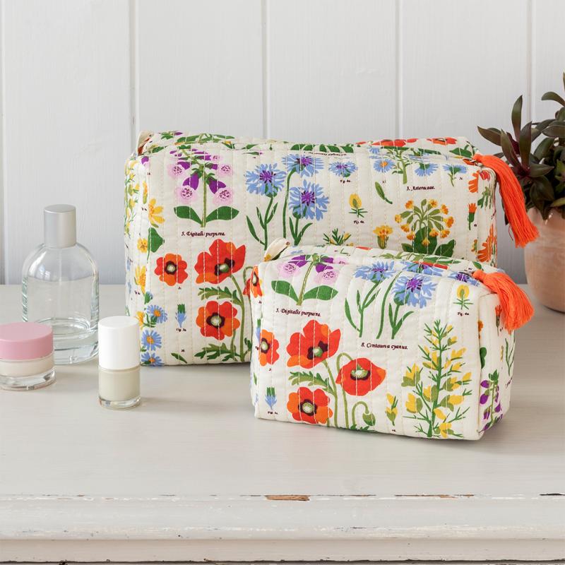 Quilted wash bag wild flowers