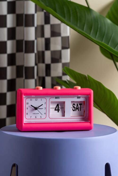 Alarm clock data flip bright pink