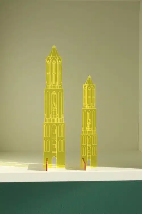 JUDS Plexiglas Domtoren staand 21 cm geel