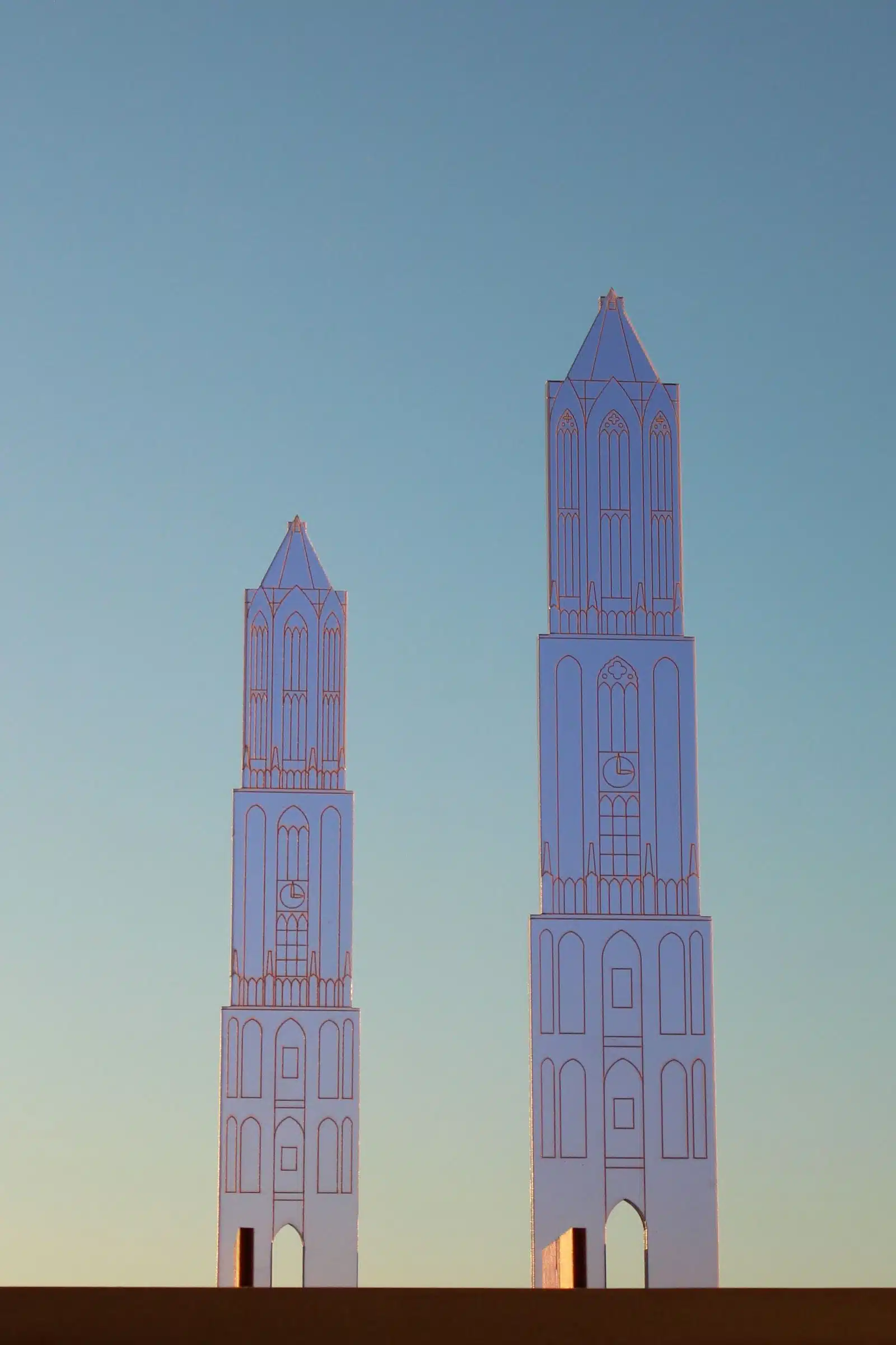 JUDS Plexiglas Domtoren staand 16 cm paars