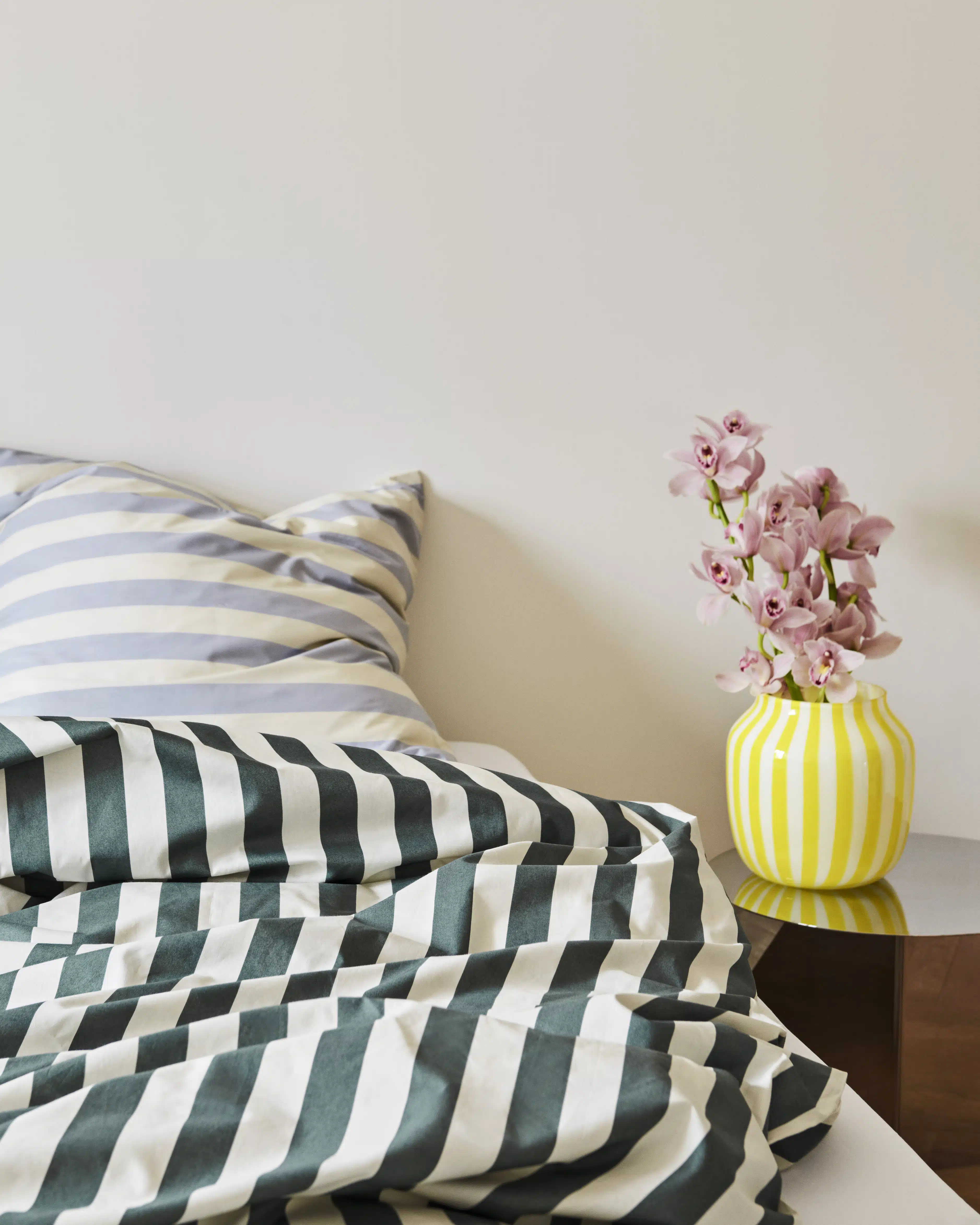 HAY Juice vaas breed geel