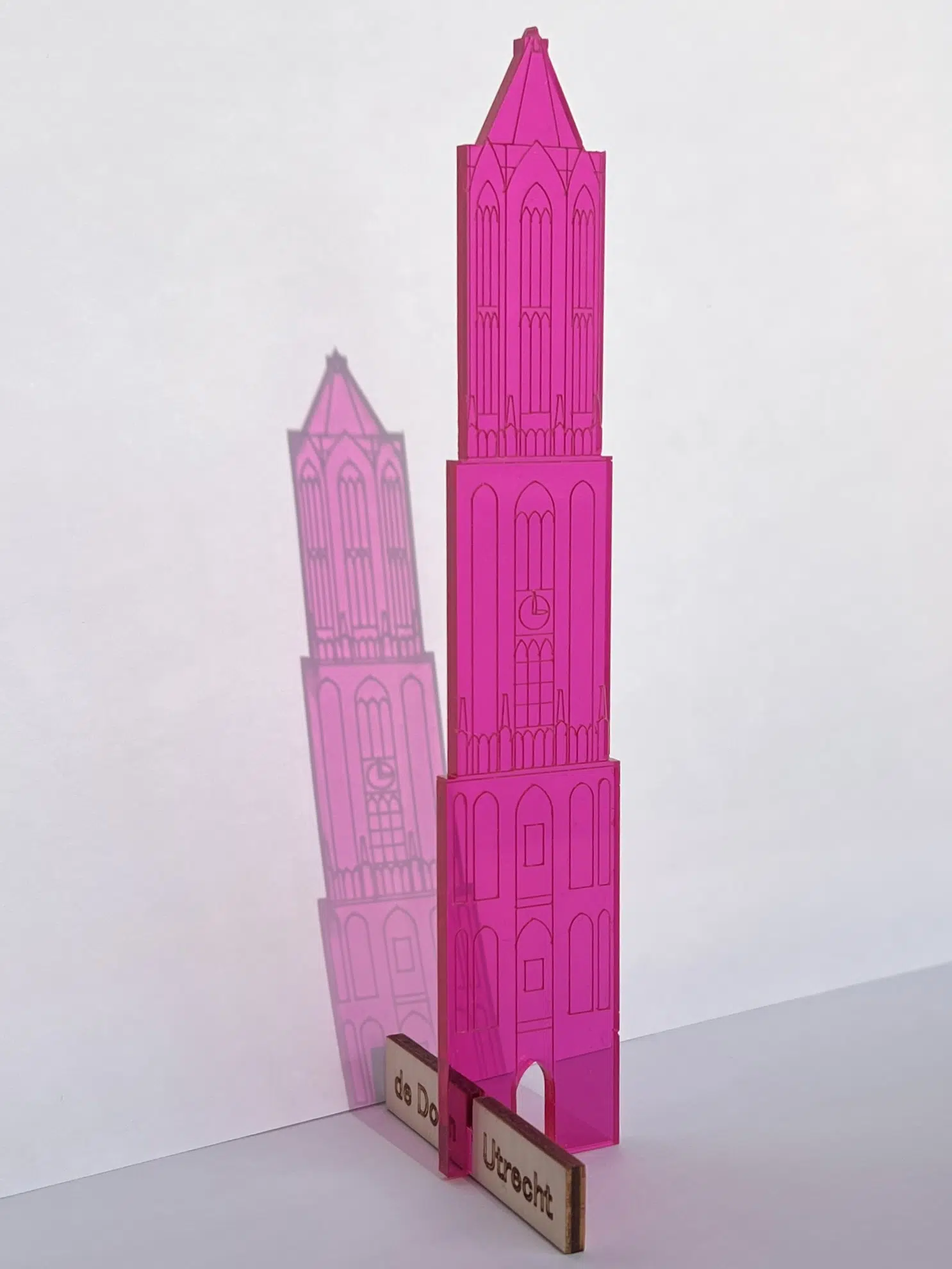 JUDS Plexiglas Domtoren staand 16 cm roze