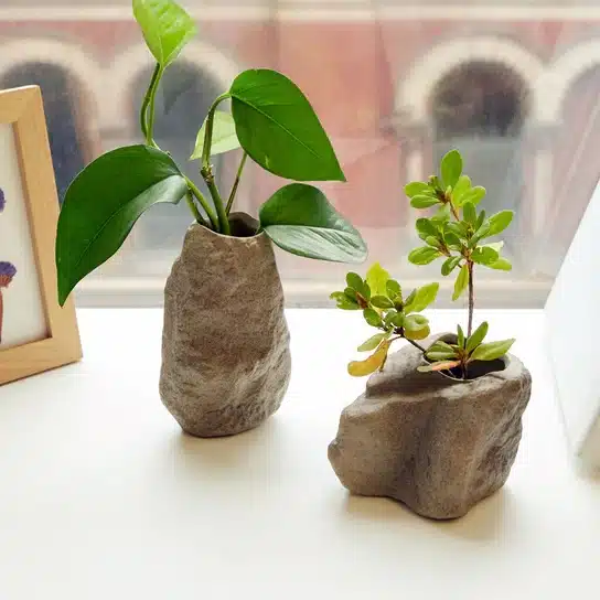 KIKKERLAND kleine steen vaas